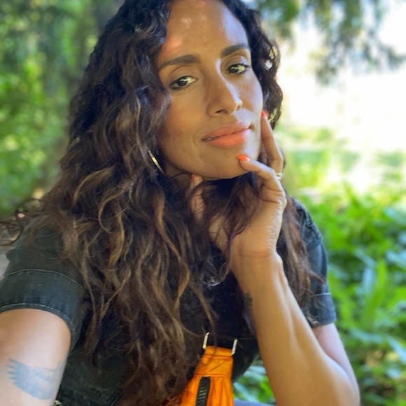 Meet the Posher - Picture 2 of 6